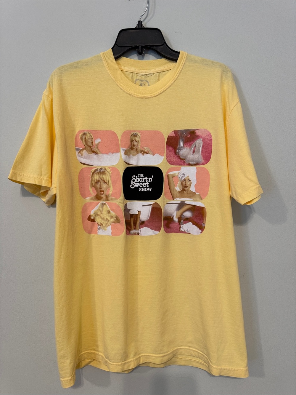 Sabrina Carpenter Short n' Sweet TV Grid Residency T-Shirt Size L